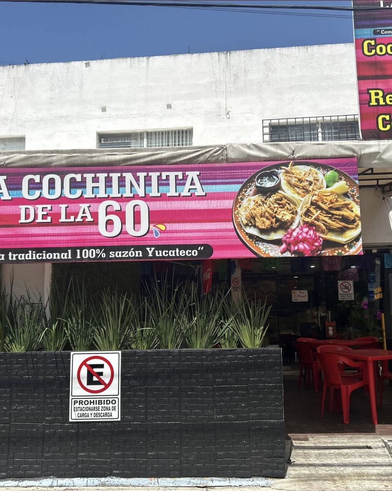 Fachada de La Cochinita de la 60